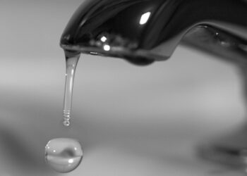 Zeci de străzi din Deva, fără apă, timp de câteva ore