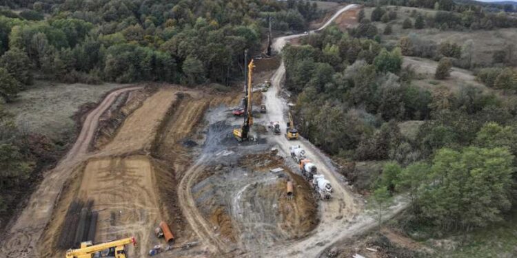 Se lucrează în continuare pe Margina-Holdea