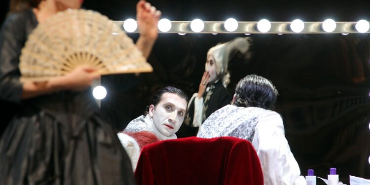 Spectacol în premieră absolută la TNTm: DE BERGERAC. FANTASMELE LUI CYRANO