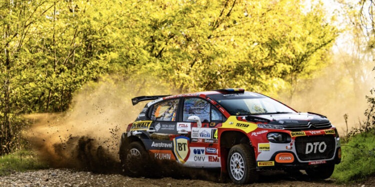 Victorie în premieră pentru frații Maior la raliu