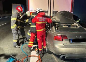 Accident cu victimă încarcerată,pe autostradă