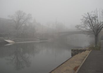 Ceață peste orașul de pe Bega