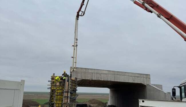 Autostradă cu tuneluri
