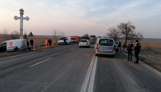 Mașini făcute praf pe DN 69