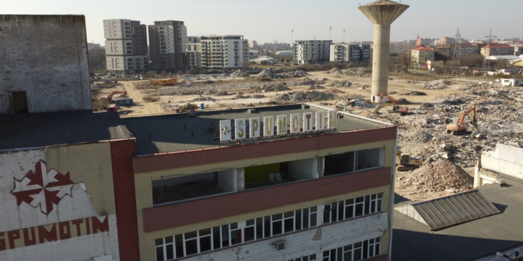 Fostă fabrică, viitor cartier de blocuri și spații comerciale