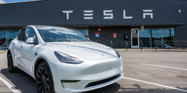 Tesla înregistrează pierderi semnificative