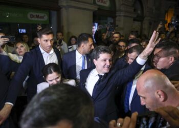 Procent de 64,72 % la vot