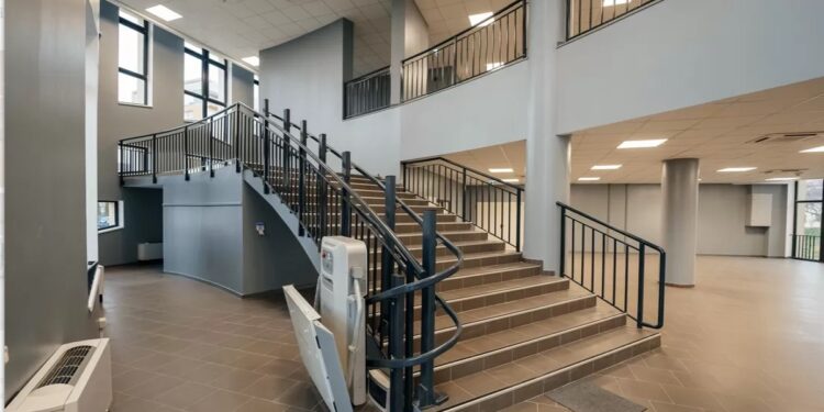 Waldorf din nou vizibil