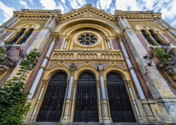 Transformare majoră: Sinagoga din Fabric se deschide către comunitate