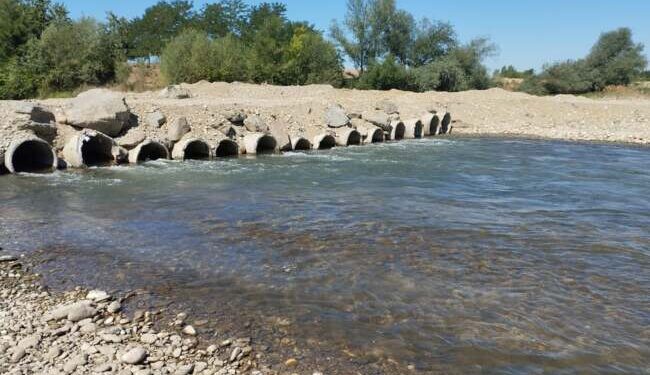 Construcție ilegală realizată pe albia minoră a râului Timiș