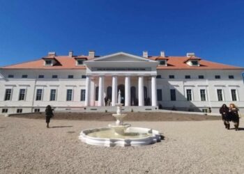 ,,Din ruină în lumină”