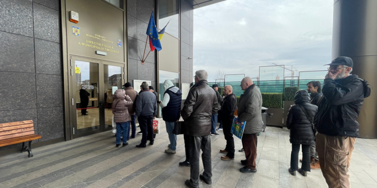 Impozite mai mari la orizont, în timp ce orașul se judecă pentru banii pe care nu-i încasează