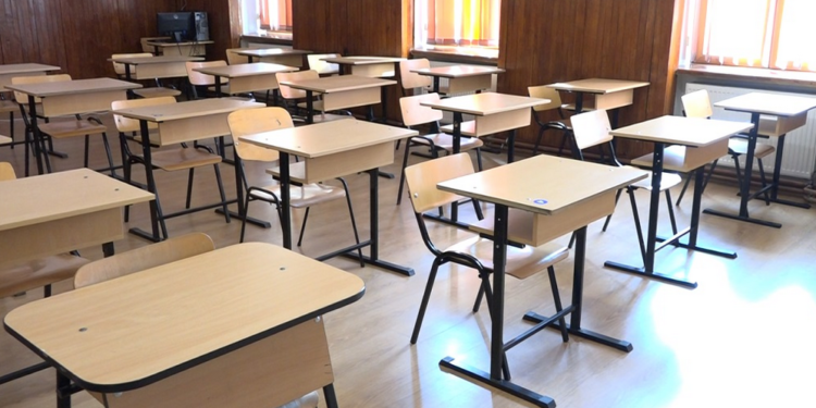 Fără angajări în învățământ și în 2026: Proiectul Legii Bolojan continuă seria restricțiilor