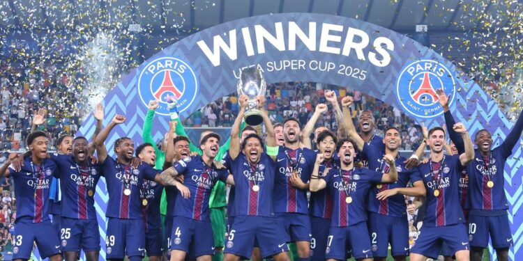 Parizienii scriu istorie!