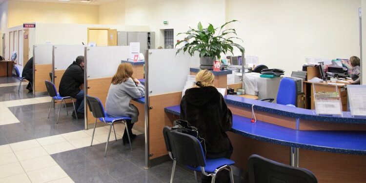 Băncile câştigă bine şi în vremuri grele