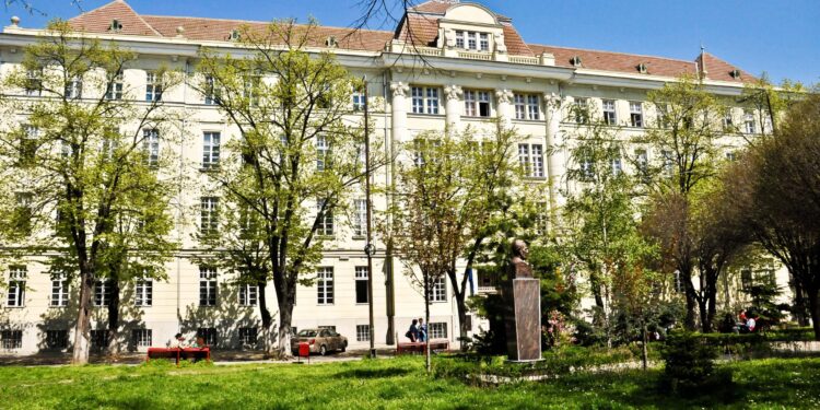 Universitatea de Medicină și Farmacie „Victor Babeș” din Timișoara lansează un program de formare pentru utilizarea inteligenței artificiale, dedicat cadrelor didactice și studenților