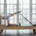 7 exerciții de Pilates terapeutic pentru a-ți îmbunătăți sănătatea și starea de bine