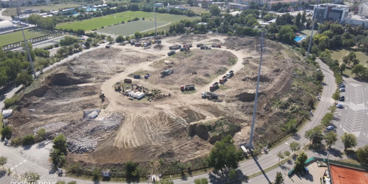 „Stadionul Dan Păltinișanu, pe cale să se transforme în teren arabil”