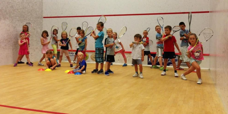 Timișoara oferă copiilor squash și înot gratuit pe timpul verii