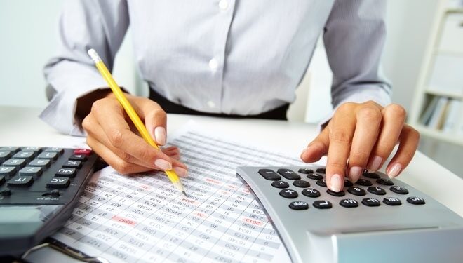 Judecători blânzi cu hoția din școli