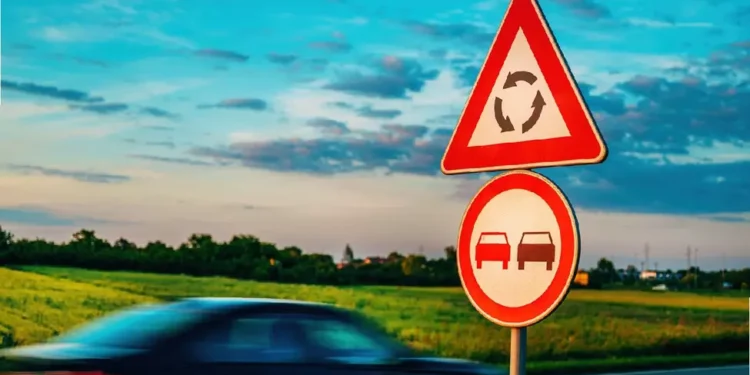 Giratoriul care încurcă circulația în Timișoara a fost „făcut în interesul unor privați”