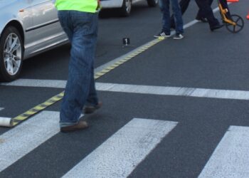 Femeie accidentată pe trecerea de pietoni