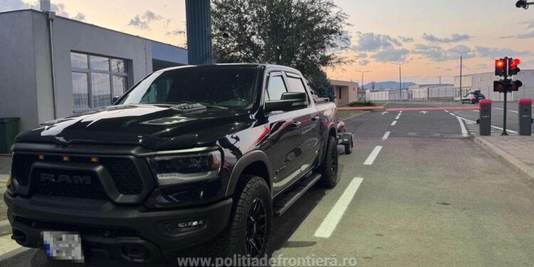 Autoturism de lux căutat pentru confiscare de autoritățile din Canada, depistat la Stamora-Moravița