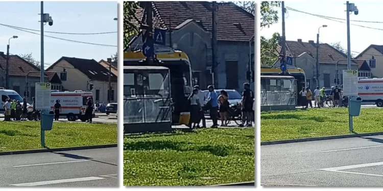 O șoferiță a ajuns la spital după ce mașina ei a fost lovită de un tramvai