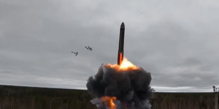 India anunță că a testat cu succes o rachetă balistică 