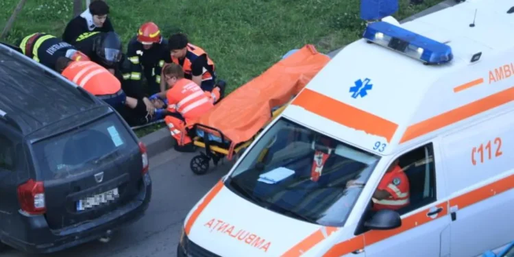 Accident auto cu două șoferițe