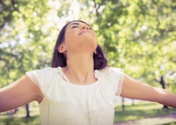 Speranța de viață la nivel mondial a revenit la valorile înregistrate înainte de pandemia de COVID-19