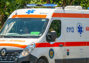 Adolescentă la spital, după un accident rutier