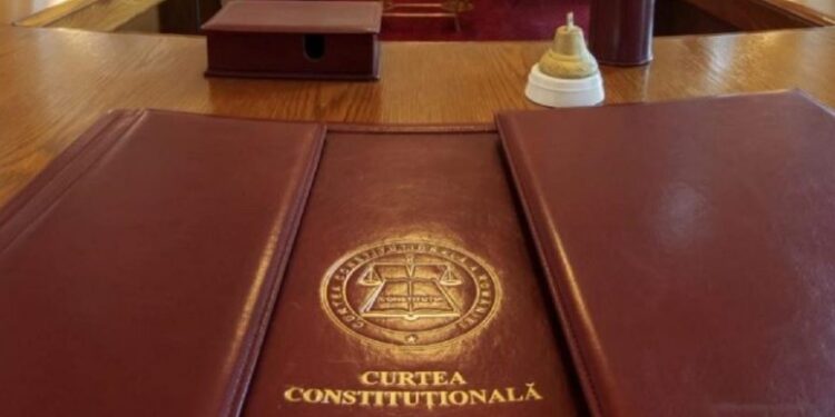 CCR respinge legea lui Bolojan privind pensiile speciale