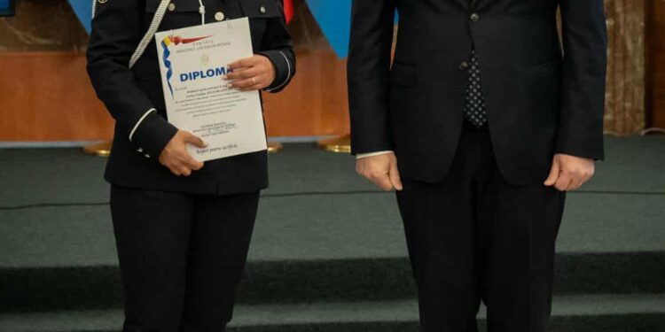 Polițistă din Timiș, premiată de ministrul de Interne