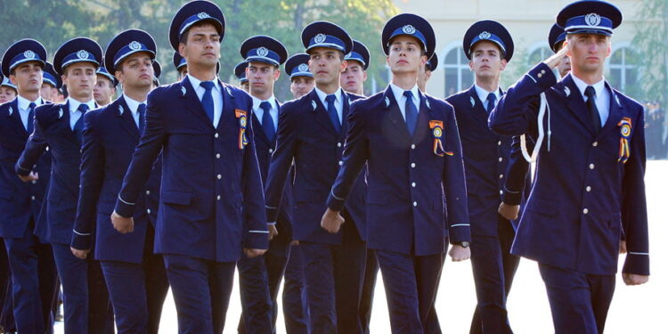 Se caută viitori polițiști