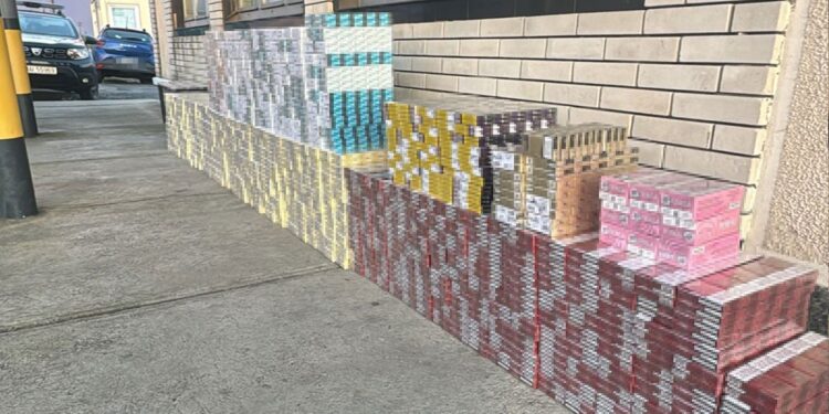 Captură impresionantă de țigări la vama Valcani