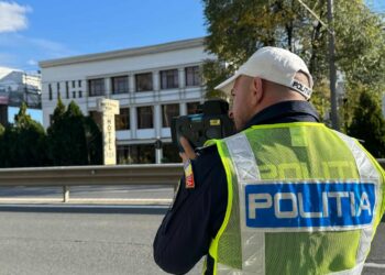 Vitezomani amendați de polițiști