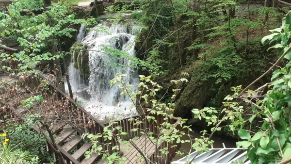 Pasarela de la Cascada Bigăr este aproape gata