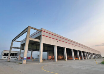 Mai sunt investitori…