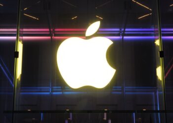 Schimbare de strategie majoră la Apple