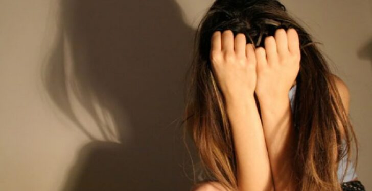 Loverboy de Timiș: viola minore și le filma cu telefonul