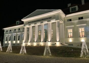 Peste 900 de oameni au pășit pragul Conacului Mocioni din Foeni