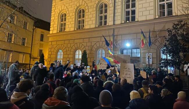 Protest la Timișoara în fața Palatului Dicasterial