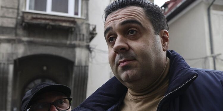 Averea care ridică semne de întrebare