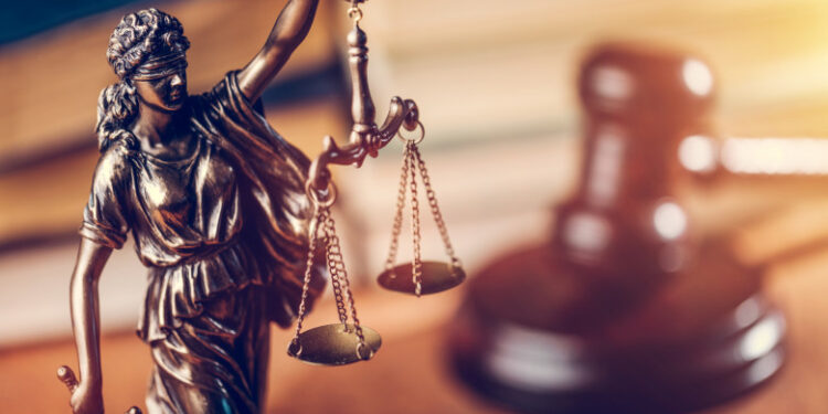 Justiția, sub asediu