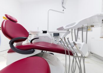 De ce evită oamenii dentistul și cât costă tratamentele în Timișoara