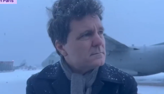 Nicușor Dan blocat la Paris