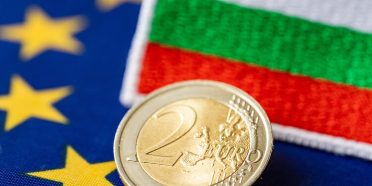 Bulgaria a intrat în zona euro, România rămâne pe dinafară