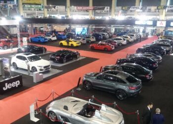 Producția națională de automobile, în scădere ușoară