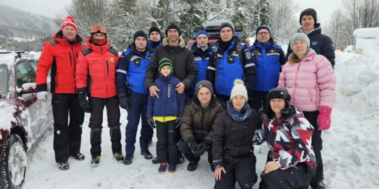 Salvați din zăpadă la Hunedoara